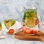 Beba mais água com estas 5 infusões refrescantes de Frutas e Ervas Aromáticas 